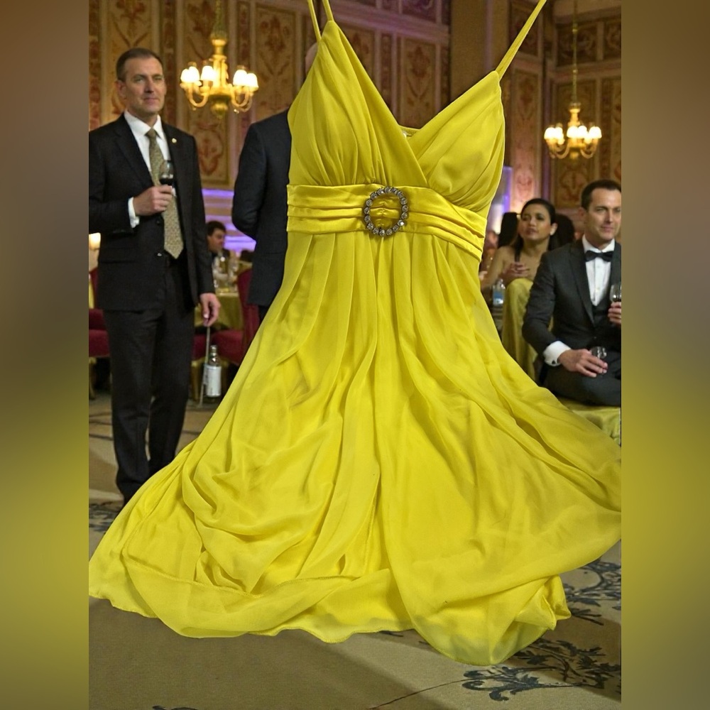 Bright Yellow Prom/Hoco Party Mini Spaghetti Strap with Rhinestone Buckle Size M